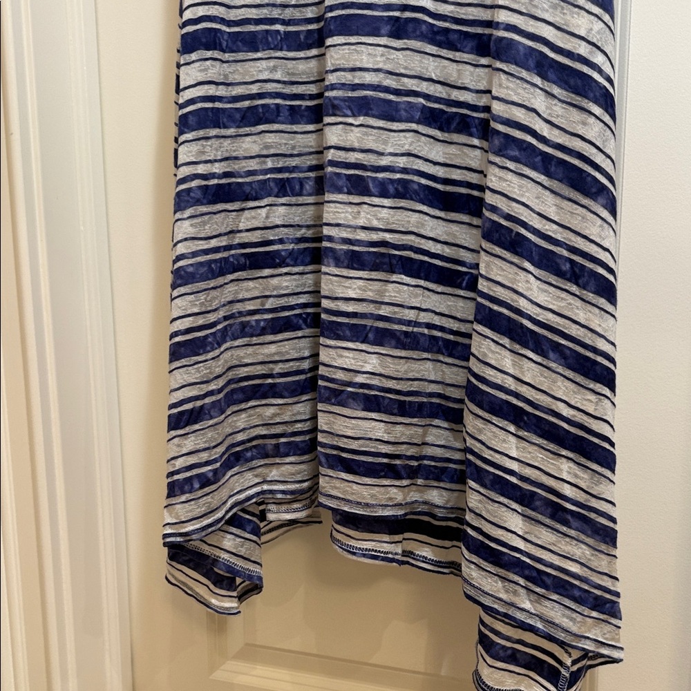 Beach cover up- Striped V-Neck Sleeveless Tunic cover up - Picture 3 of 6